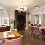 Aston Court Hotel 